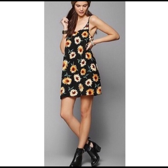 Urban Outfitters Dresses & Skirts - Kimchi Blue Sunflower Dress
